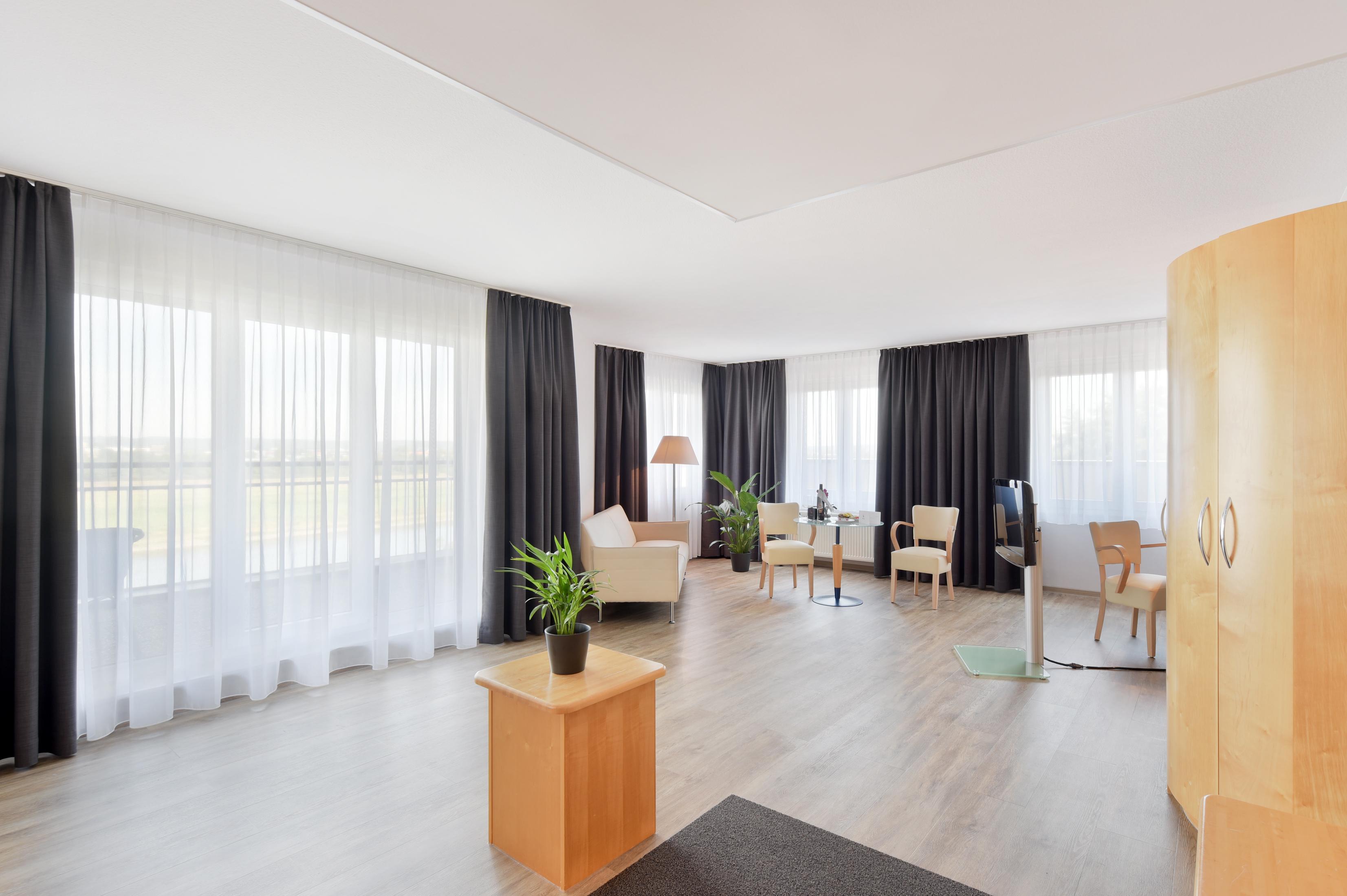 Hotel Amedia Elbpromenade 3*