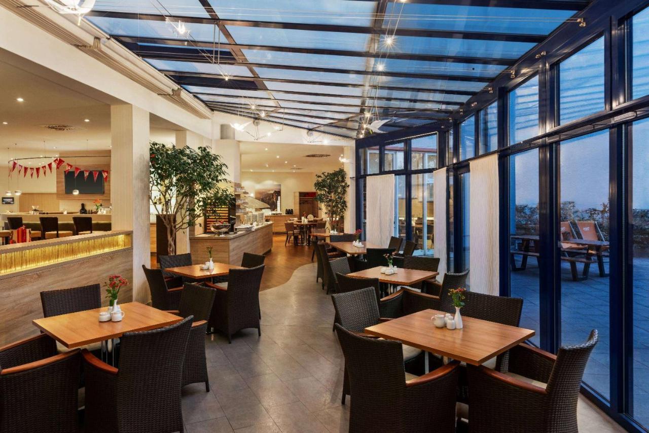 Hotel Amedia Elbpromenade 3*