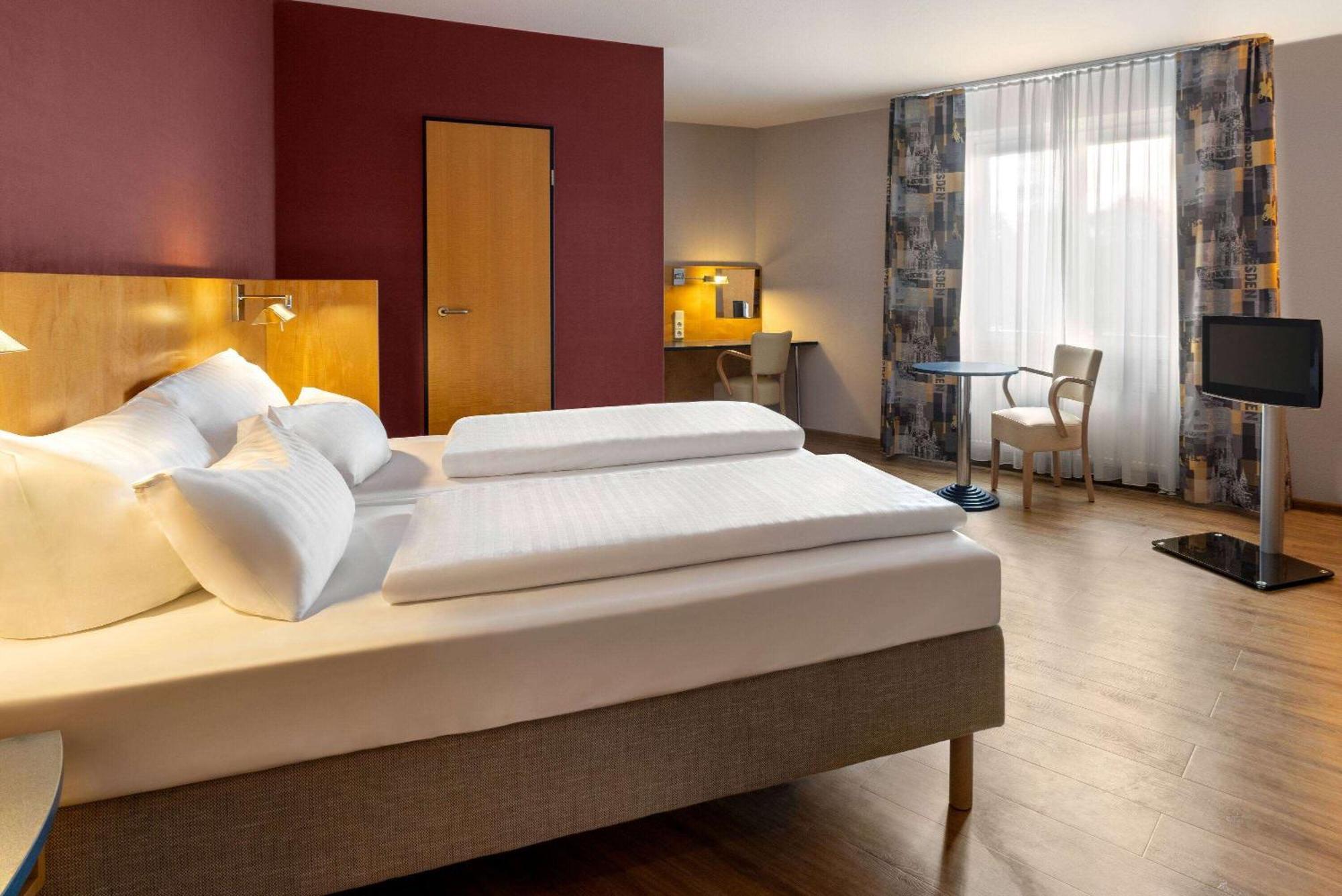 Amedia Elbpromenade Hotel 3*